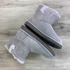 🍁 UGG 🍁Women's Classic UGG Gem Mini
light gray Suede Boots